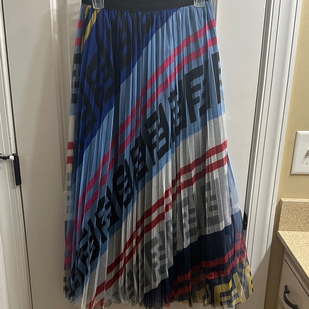 Designer Inspired Pleated Multicolor Graphic Maxi Skirt - Picture 4 of 4